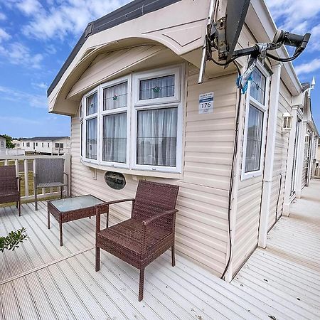 Brilliant Caravan For Hire At Manor Park In Hunstanton Norfolk Ref 23176K Hotel Екстериор снимка