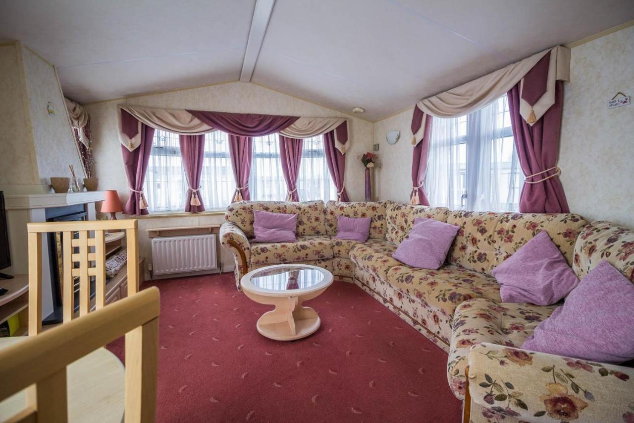 Brilliant Caravan For Hire At Manor Park In Hunstanton Norfolk Ref 23176K Hotel Екстериор снимка