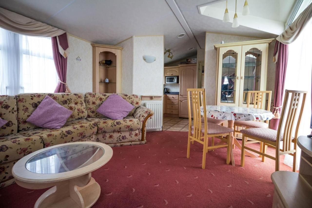 Brilliant Caravan For Hire At Manor Park In Hunstanton Norfolk Ref 23176K Hotel Екстериор снимка