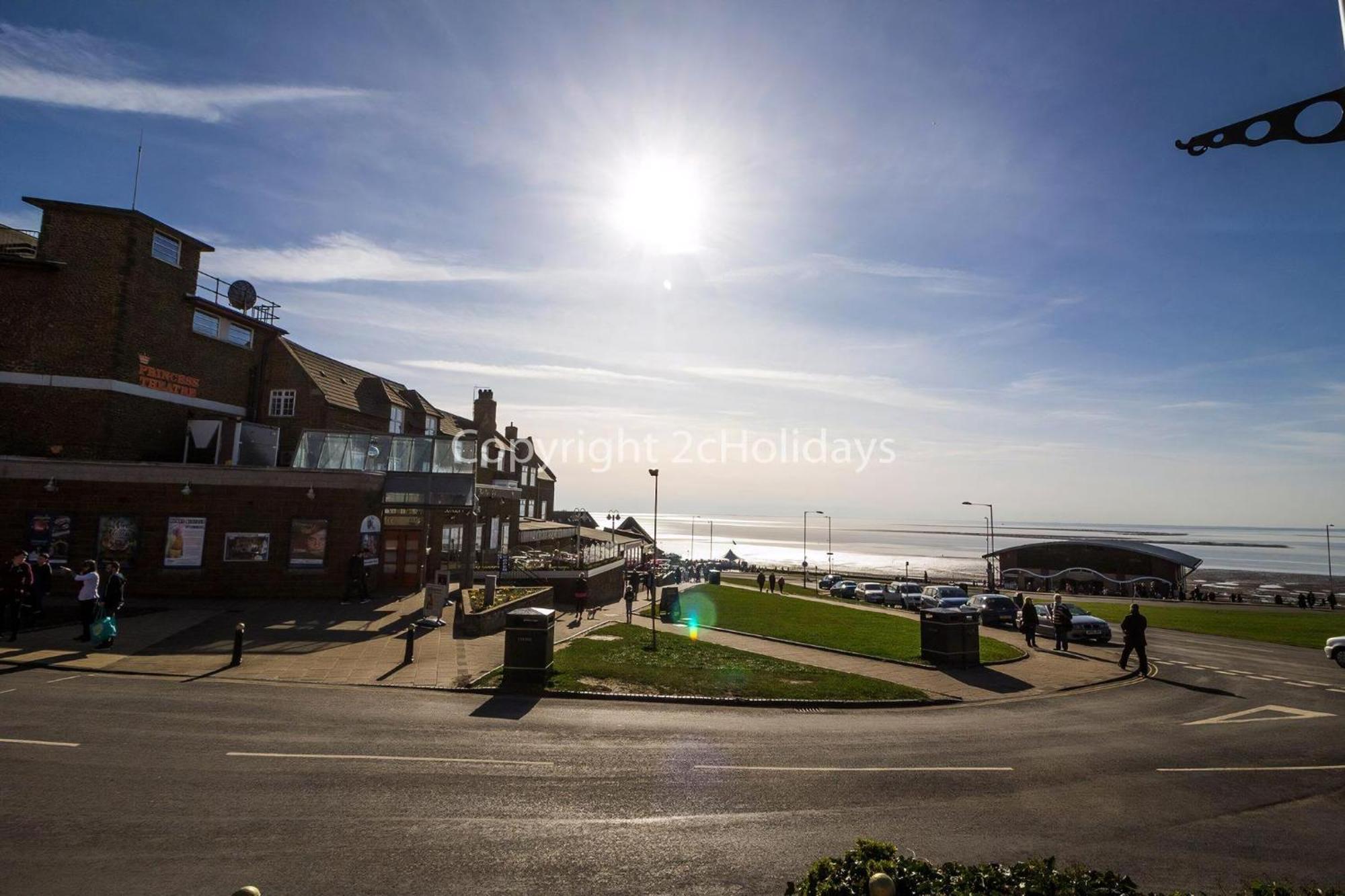 Brilliant Caravan For Hire At Manor Park In Hunstanton Norfolk Ref 23176K Hotel Екстериор снимка