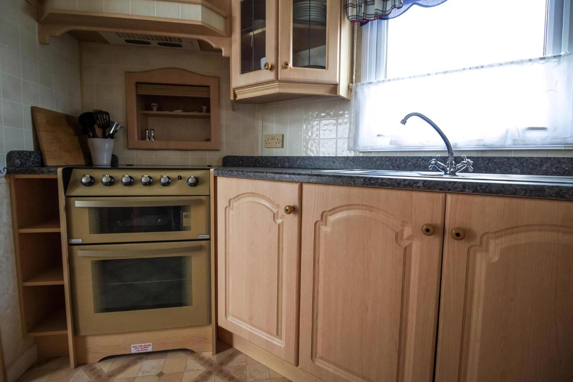 Brilliant Caravan For Hire At Manor Park In Hunstanton Norfolk Ref 23176K Hotel Екстериор снимка