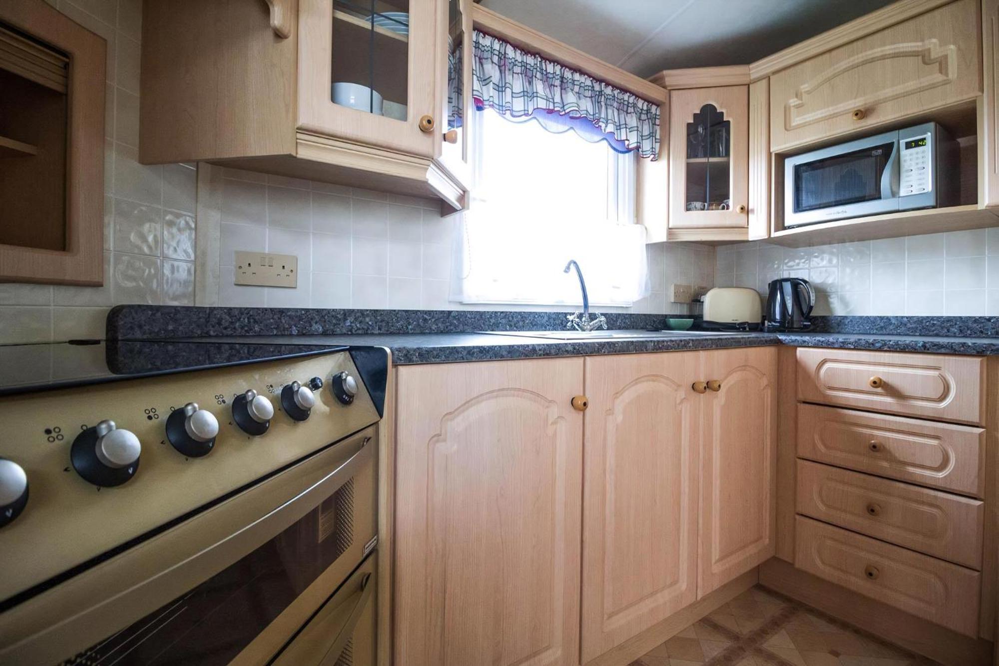 Brilliant Caravan For Hire At Manor Park In Hunstanton Norfolk Ref 23176K Hotel Екстериор снимка