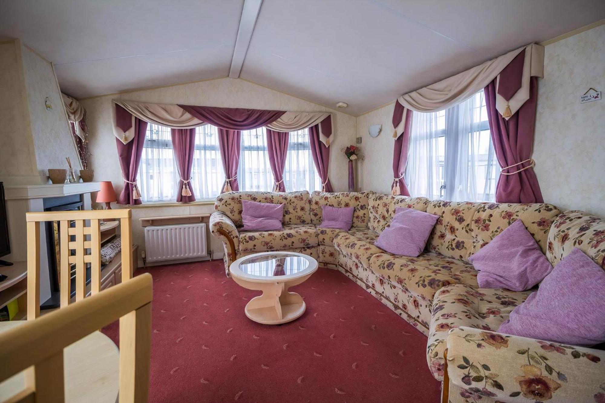 Brilliant Caravan For Hire At Manor Park In Hunstanton Norfolk Ref 23176K Hotel Екстериор снимка